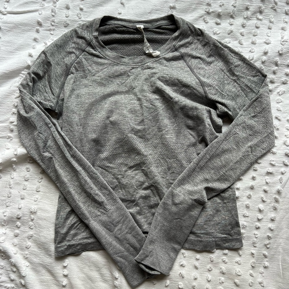 Swiftly Tech Long-Sleeve Cropped Shirt
